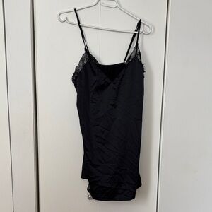 🎉4/30$🎉 SHEIN Black Lace Accent Chemise